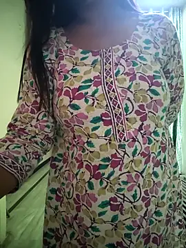 Snapshot of your_favourite_bhabhi chatting on March 14, 5:35 am your favourite bhabhi online show from March 14, 5:35 am