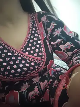 Snapshot of your_favourite_bhabhi chatting on May 19, 5:58 am your favourite bhabhi online show from May 19, 5:58 am