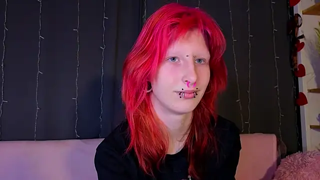 Snapshot of KandraCruser chatting on February 8, 8:23 pm KandraCruser online show from February 8, 8:23 pm