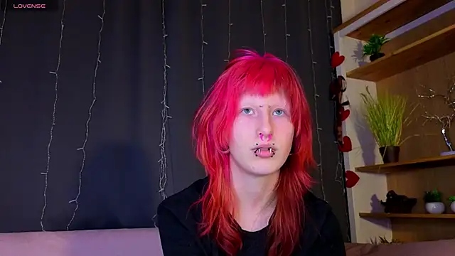 Snapshot of KandraCruser chatting on February 9, 8:24 pm KandraCruser online show from February 9, 8:24 pm