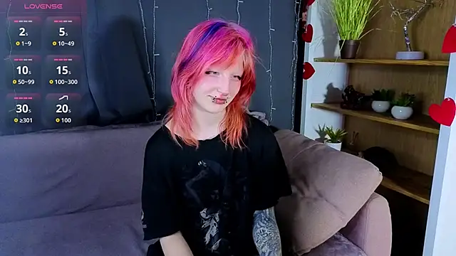 Snapshot of KandraCruser chatting on March 5, 8:05 pm KandraCruser online show from March 5, 8:05 pm