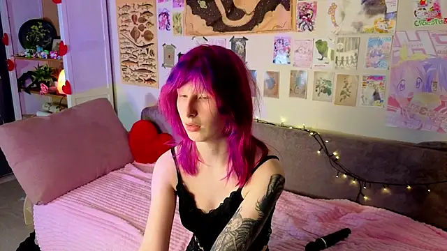Snapshot of KandraCruser chatting on April 28, 2:27 am KandraCruser online show from April 28, 2:27 am