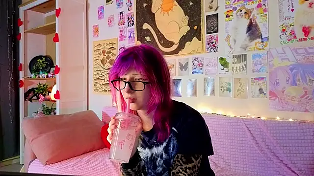 Snapshot of KandraCruser chatting on April 28, 8:36 pm KandraCruser online show from April 28, 8:36 pm