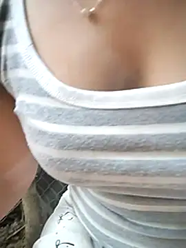 Snapshot of __Joylibe__ chatting on August 8, 7:10 am Joylibe online show from August 8, 7:10 am