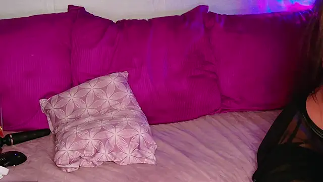 Laureana online show from May 24, 8:58 pm