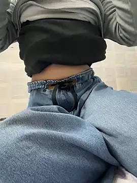 miss moonikaa online show from December 17, 9:04 am