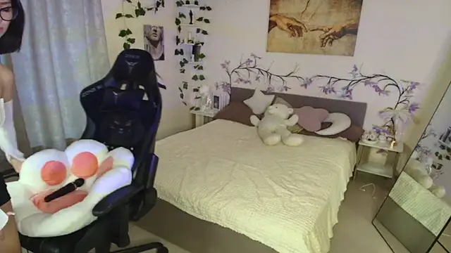 Snapshot of Lunara__Adams chatting on September 28, 5:24 am Lunara Adams online show from September 28, 5:24 am