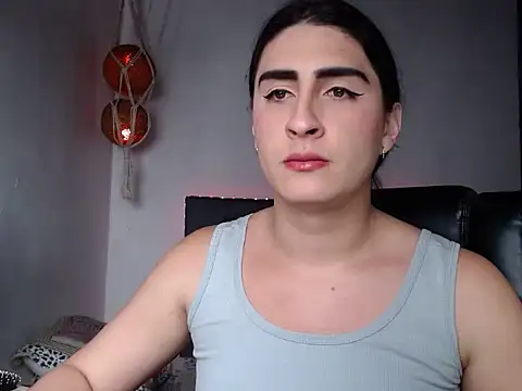 lola diez online show from February 16, 7:32 pm