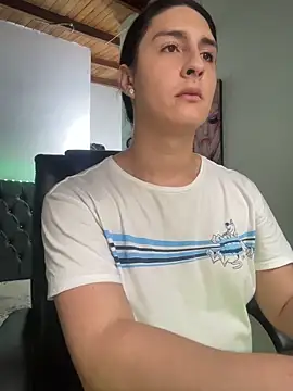 lola diez online show from April 8, 9:59 pm