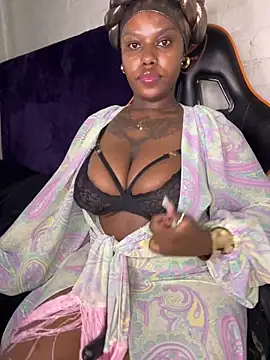 Snapshot of QUEEN_NOBUHLE_777 chatting on February 1, 10:58 am QUEEN NOBUHLE 777 online show from February 1, 10:58 am