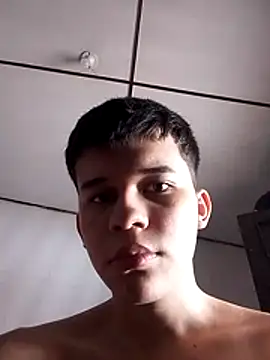 Snapshot of Daniel97Quintero chatting on December 5, 2:25 pm Daniel97Quintero online show from December 5, 2:25 pm