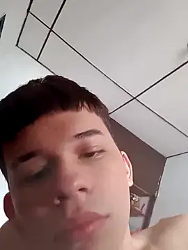 Snapshot of Daniel97Quintero chatting on January 8, 12:29 pm Daniel97Quintero online show from January 8, 12:29 pm