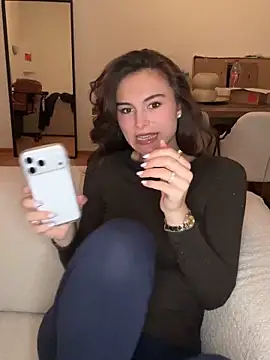 SophiiaStarr online show from November 22, 4:50 pm