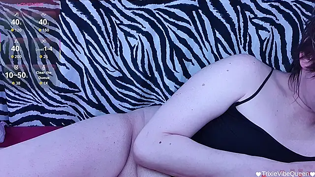TrixieVibeQueen online show from June 22, 3:25 am