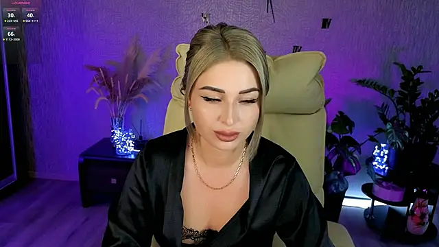 NikkiiStill online show from May 24, 2:38 am
