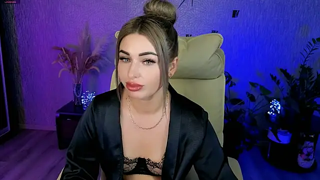 Snapshot of NikkiiStill chatting on June 29, 2:29 am NikkiiStill online show from June 29, 2:29 am