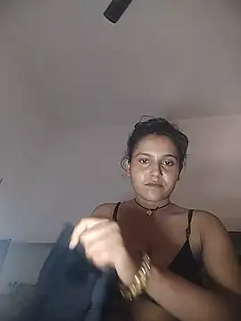 Snapshot of Sonam_shinde chatting on July 14, 6:18 am Sonam shinde online show from July 14, 6:18 am