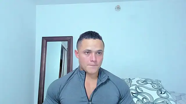 Snapshot of KingLevi01 chatting on February 24, 1:14 am KingLevi01 online show from February 24, 1:14 am