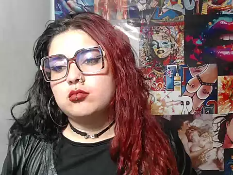 Snapshot of Curvy-Queen chatting on September 25, 3:43 am Curvy-Queen online show from September 25, 3:43 am