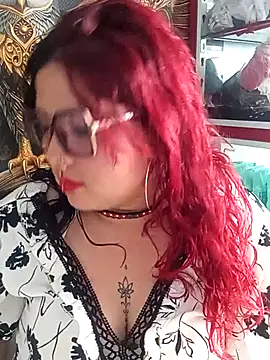 Snapshot of Curvy-Queen chatting on October 10, 9:03 pm Curvy-Queen online show from October 10, 9:03 pm