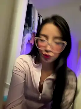 Snapshot of Min_junn chatting on October 1, 2:17 am Min junn online show from October 1, 2:17 am