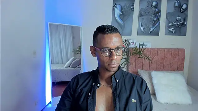 KingEdward  online show from October 7, 10:34 am