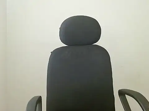Snapshot of priya_022 chatting on October 17, 4:59 am priya 022 online show from October 17, 4:59 am