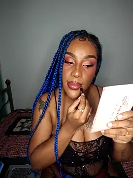 Snapshot of Queen_Amara chatting on April 9, 4:01 am Queen Amara online show from April 9, 4:01 am