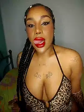 Snapshot of Queen_Amara chatting on April 17, 3:53 am Queen Amara online show from April 17, 3:53 am