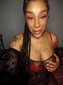 Snapshot of Queen_Amara chatting on April 19, 4:12 am Queen Amara online show from April 19, 4:12 am