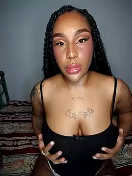 Snapshot of Queen_Amara chatting on April 23, 4:03 am Queen Amara online show from April 23, 4:03 am