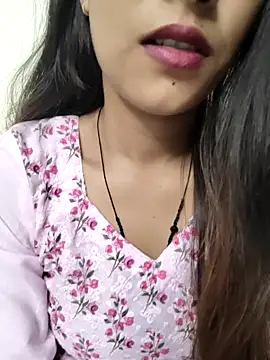 Snapshot of Cute_Jasmin_ chatting on October 6, 6:33 am Cute Jasmin online show from October 6, 6:33 am