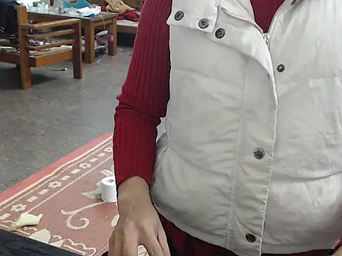 Ami 8x online show from November 30, 2:10 pm