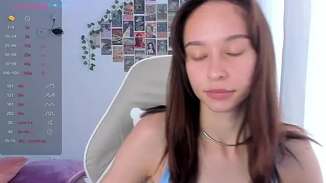 Snapshot of _Alissaa chatting on October 12, 1:21 pm  Alissaa online show from October 12, 1:21 pm