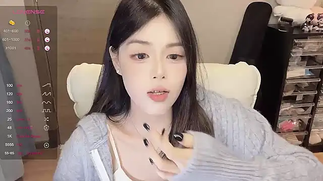 Koi-00 online show from October 9, 3:10 pm