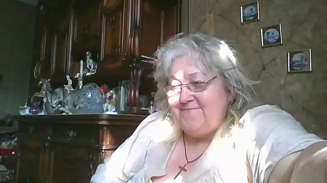 Snapshot of Lala-Love56 chatting on July 5, 5:47 am Lala-Love56 online show from July 5, 5:47 am