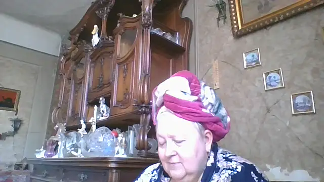Snapshot of Lala-Love56 chatting on July 12, 8:38 am Lala-Love56 online show from July 12, 8:38 am