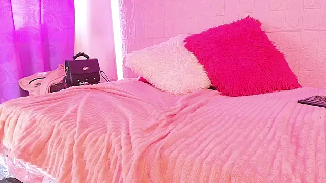 Snapshot of Baby_kinky-- chatting on October 3, 2:14 pm Baby kinky-- online show from October 3, 2:14 pm