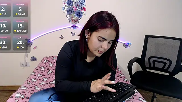 Valeryxs online show from November 18, 8:35 pm