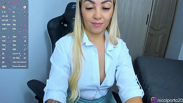 NicolPorto online show from October 31, 12:39 pm