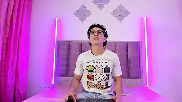 0anonimo bottom1 online show from September 17, 1:02 pm