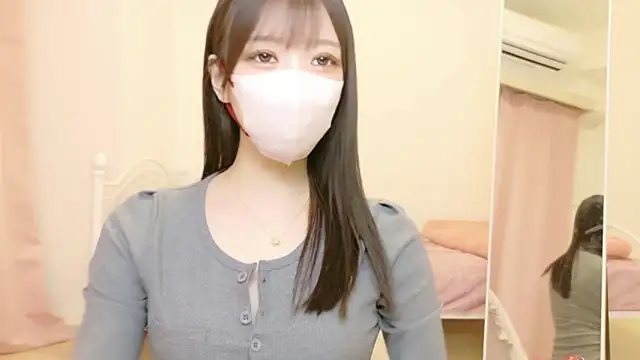 Snapshot of roachan_ chatting on March 5, 12:34 pm roachan online show from March 5, 12:34 pm