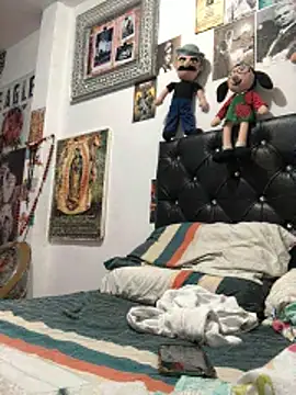 Snapshot of elpeluchenegroxxx3 chatting on March 2, 2:25 am elpeluchenegroxxx3 online show from March 2, 2:25 am