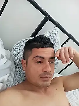 Andr3s69xxx online show from May 20, 11:05 am