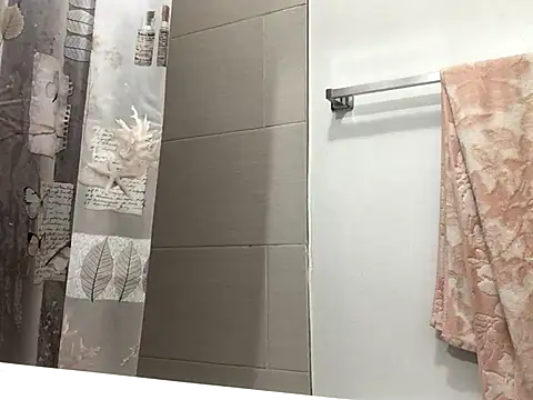 littyleesh1 online show from September 25, 3:10 am