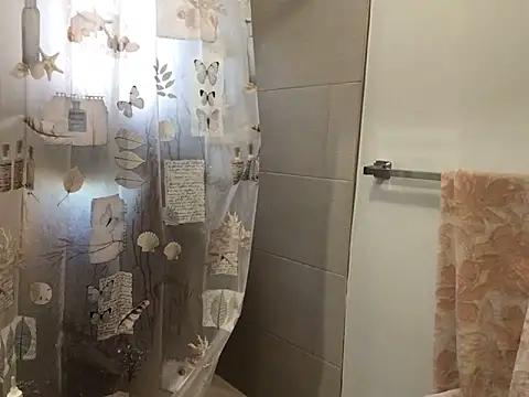 littyleesh1 online show from October 10, 1:10 pm