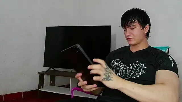 ErickWalton online show from January 15, 5:23 am