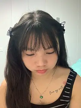 Emlyly-18 online show from October 17, 4:15 am