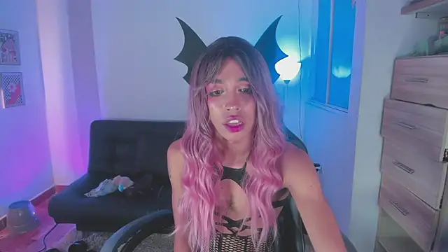 Nikkita Dragon online show from November 16, 2:39 am