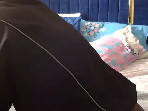 Playroom queen online show from December 18, 11:05 am